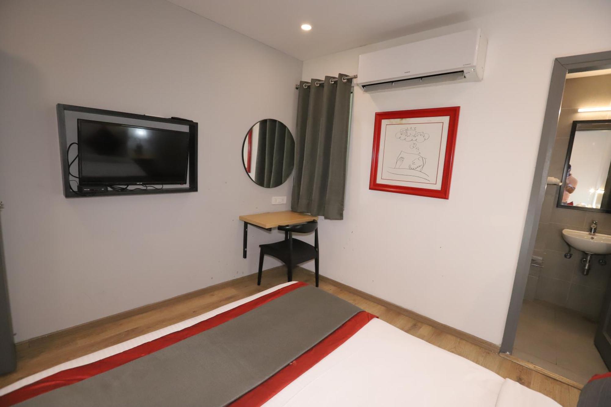Qotel Hotel Ip Residency East Delhi Preet Vihar Nueva Delhi Exterior foto