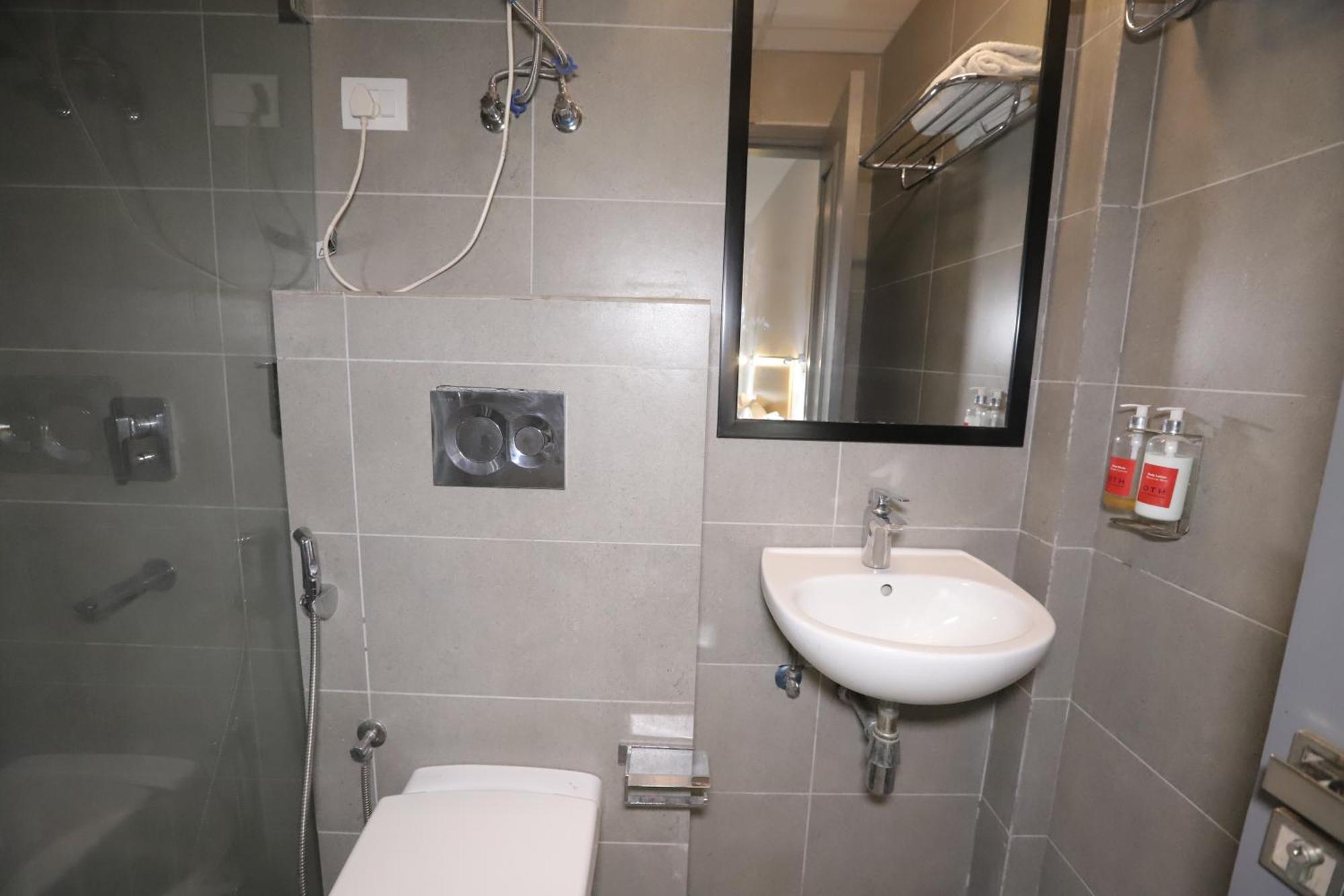 Qotel Hotel Ip Residency East Delhi Preet Vihar Nueva Delhi Exterior foto