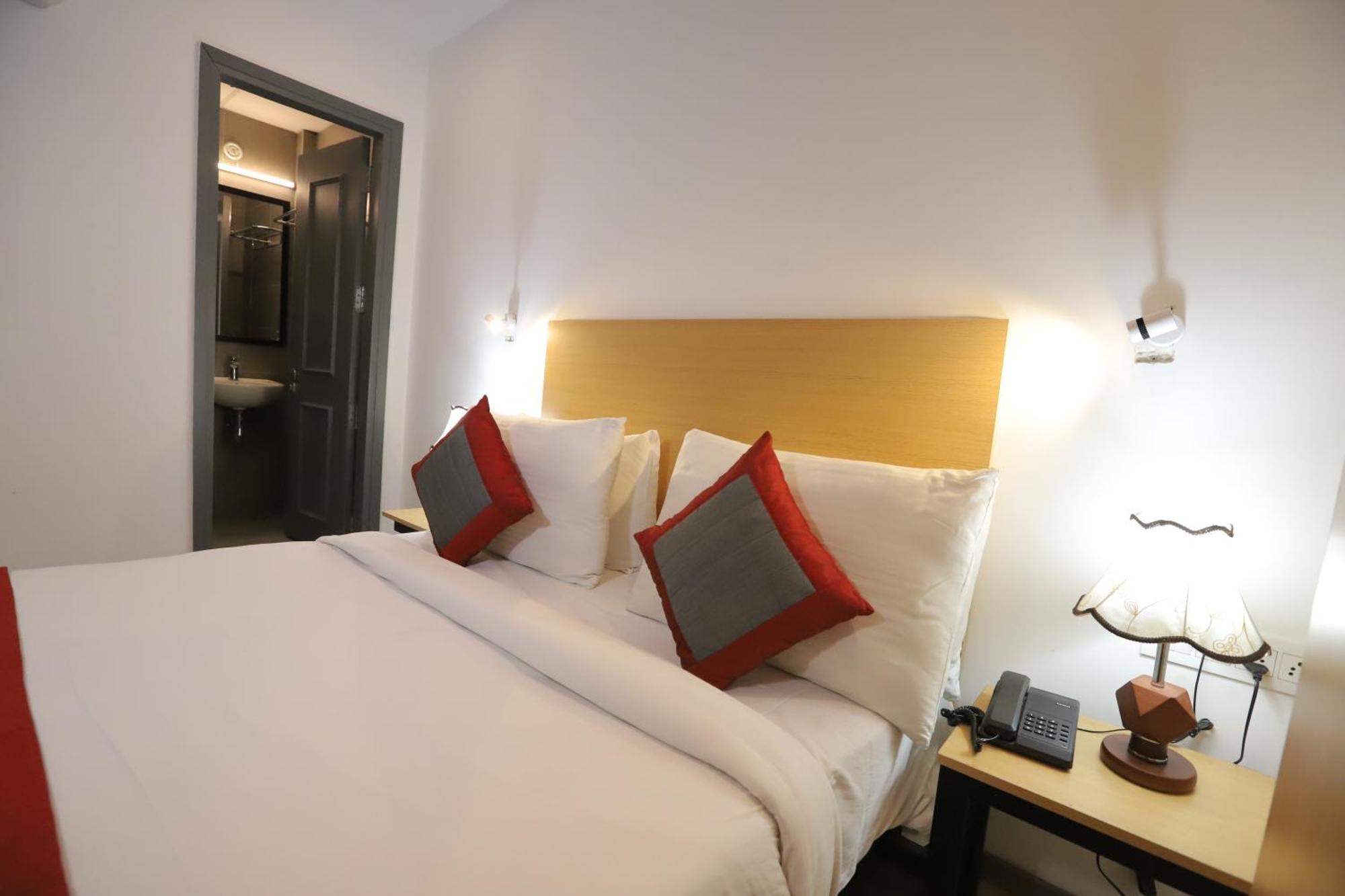 Qotel Hotel Ip Residency East Delhi Preet Vihar Nueva Delhi Exterior foto