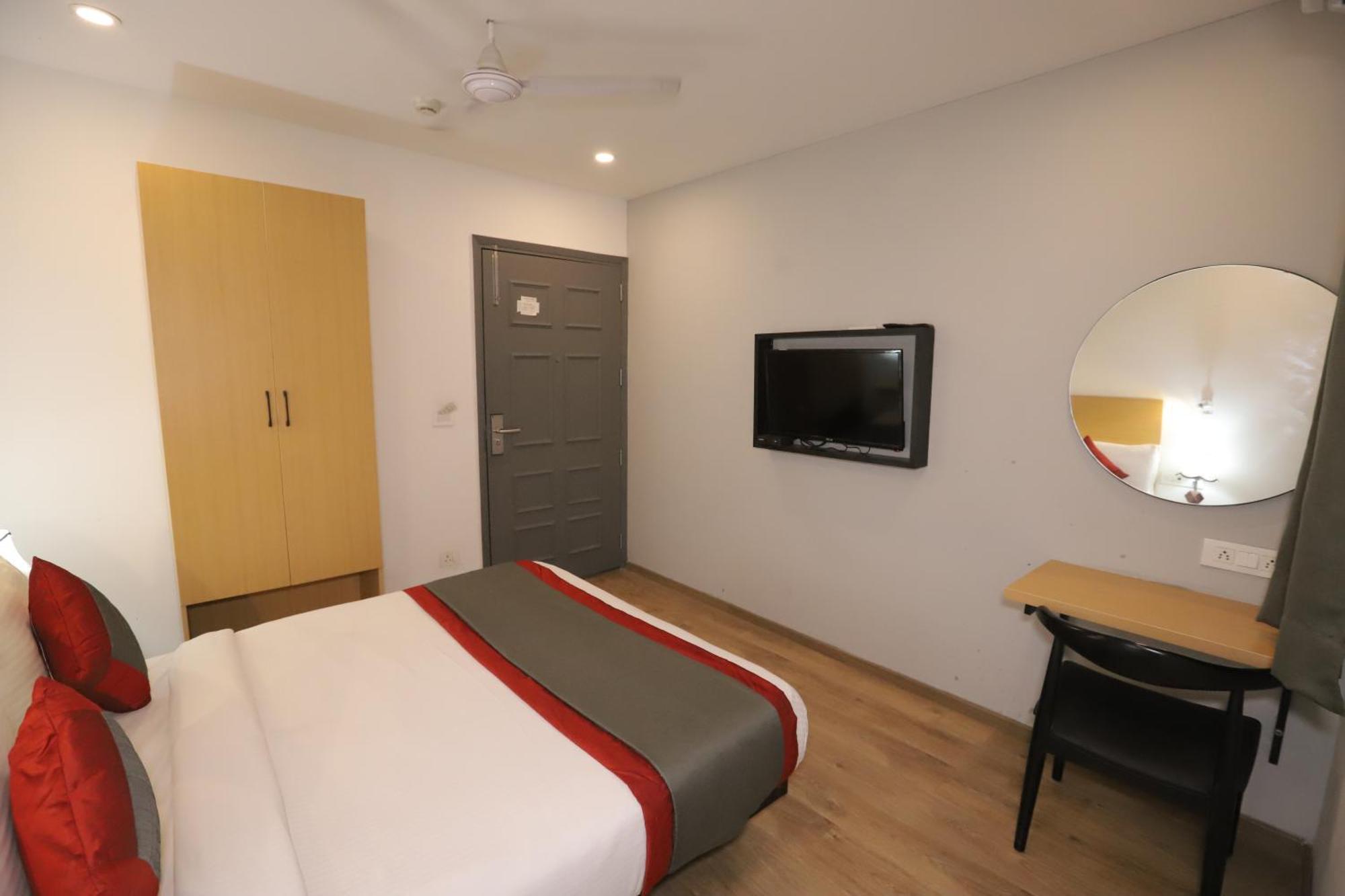 Qotel Hotel Ip Residency East Delhi Preet Vihar Nueva Delhi Exterior foto